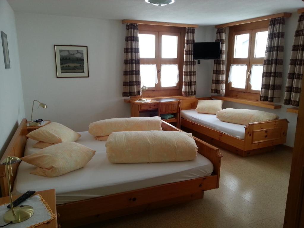 Hotel Chavalatsch Müstair Cameră foto